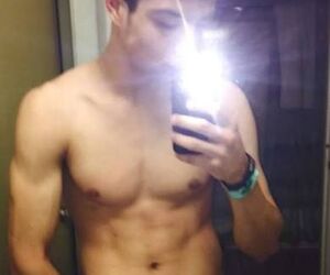 Uriel coqueto