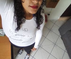 ALMA YEZENIA G