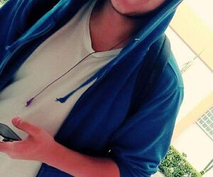 Alguien