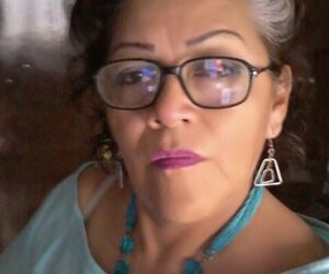 Rosy Flores